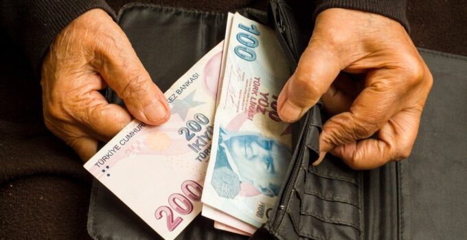 Memur ve emeklilerin zam tablosu değişti: İşte meslek meslek yeni maaşlar