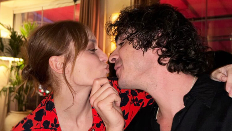 Nilperi Şahinkaya: Aşığım