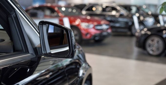 Otomotiv piyasasına büyük darbe: Sıfır araçlar mumla aranacak