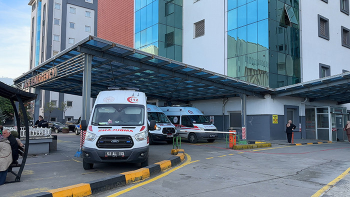 Rize’de zehirlenme şüphesi: 40 öğrenci hastaneye kaldırıldı