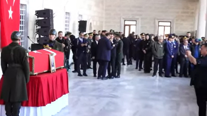 Şehit Pilot Yarbay Gökhan Korkmaz, son yolculuğuna uğurlanıyor