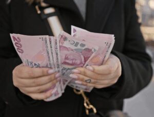 Son asgari ücreti nokta atışı bilmişti: Dev banka asgari ücrete yapılacak yeni zammı duyurdu