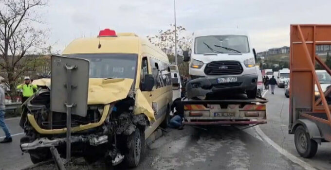 Son dakika… Başakşehir’de yolcu minibüsünün de karıştığı zincirleme kaza: 12 yaralı