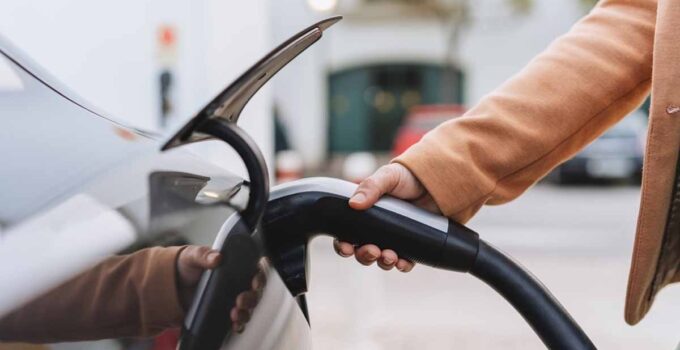 Şu an piyasadaki en iyi 10 elektirikli araç: 700 KM'ye kadar menzil sunan bile var