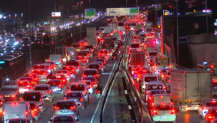 Trafiğe kaydı yapılan araç sayısı ekimde 178 bin oldu