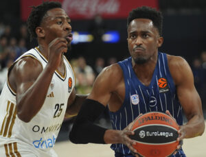 Anadolu Efes 76-80 Dubai Basketbol (Euroleague maçı özeti)