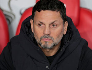 Antalyaspor’da Erol Bulut’un kararına tepki: Soyunma odasına gitti!