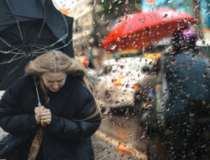 Bu gece başlıyor: Gök gürültülü kuvvetli sağanak geliyor | Meteoroloji’den sağanak, buzlanma ve don uyarısı: 43 ilde yağış bekleniyor