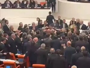 Meclis’te AK Parti ve CHP’li vekiller arasında yumruklu kavga