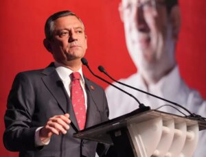 Özgür Özel’den canlı yayında İmamoğlu gafı: Bizim adayımız belli…