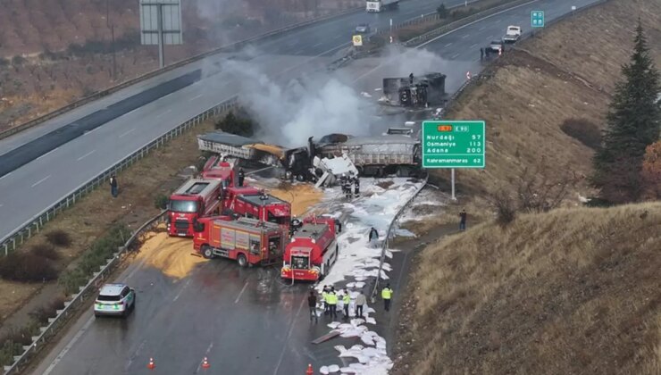 TAG Otoyolu’nda 3 tır çarpıştı! Araçlarda yangın çıktı