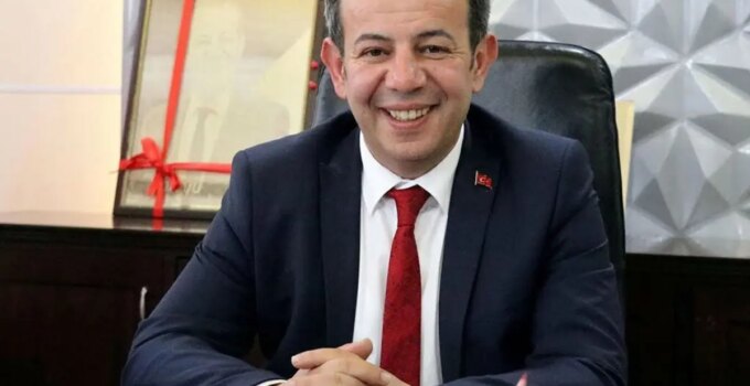 Tanju Özcan’dan çok konuşulacak sözler: Ben kaşar bir siyasetçiyim, hem de çift kaşar