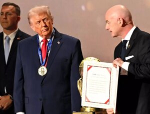 Trump’a "Barış Ödülü" veren FIFA, kendi kurallarını ihlal etmekle suçlanıyor