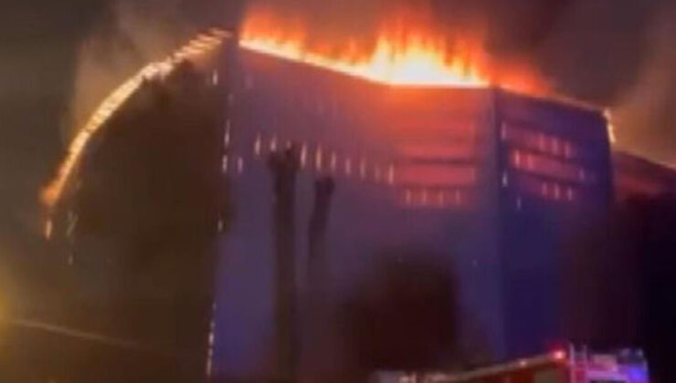 Üsküdar’da metruk binada yangın