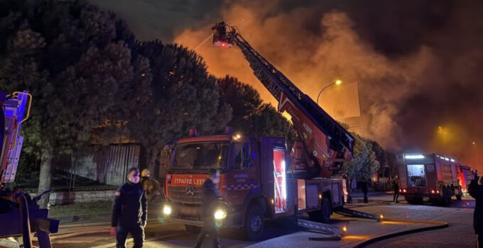 Bursa’da kimyasal kaplama fabrikasında yangın