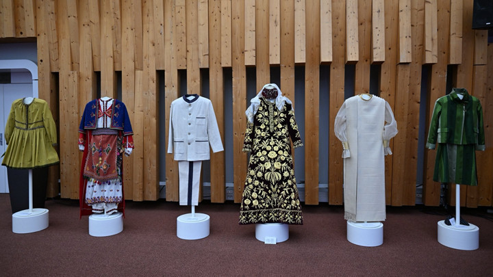 Emine Erdoğan’dan Fransa’daki ‘Türkiye Dokuma Atlası-Kumaşın Hafızası’ sergisine ilişkin paylaşım