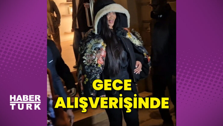 Rihanna Paris’te gece alışverişinde