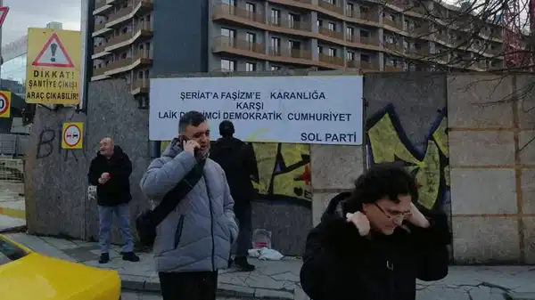 Şeriat karşıtı pankart suç oldu: Laikliği savunan SOL Partililere ev hapsi