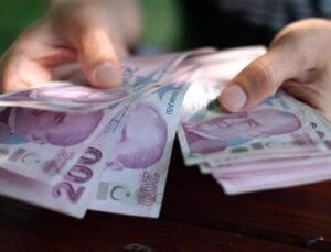 Tek maaş ihtimali belirdi! Emekli bayram ikramiyesinde yeni senaryo