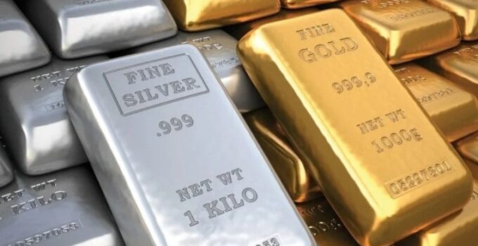 Ünlü ekonomist açıkladı: Altın ve gümüş neden sert düştü?