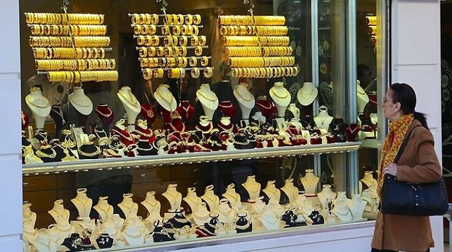 Ünlü para uzmanından net uyarı: “Nakde ihtiyacınız yoksa elinizdekini sakın bozmayın”