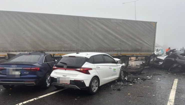 Yoğun siste zincirleme kaza! 2 can kaybı!