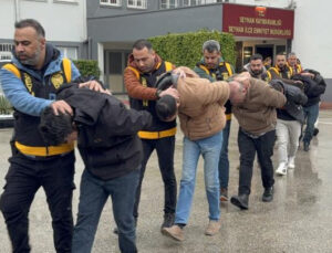 Adana’da dublörlerle 10 milyonluk vurgun: 12 kişi tutuklandı