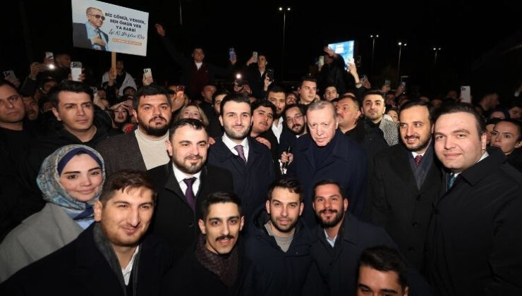 AK Partili gençlerden Cumhurbaşkanı Erdoğan’a doğum günü sürprizi