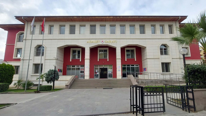 Apart otelde korkunç olay! Bıçak zoruyla gasbedip uygunsuz fotoğraflarını çektiler… 3 şüpheli tutuklandı