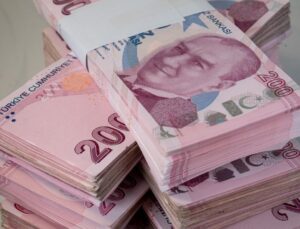 Bankada 1 milyon TL'si olanın evine bir maaş daha giriyor