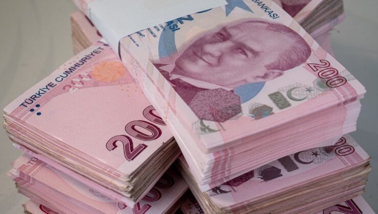 Bankada 1 milyon TL'si olanın evine bir maaş daha giriyor