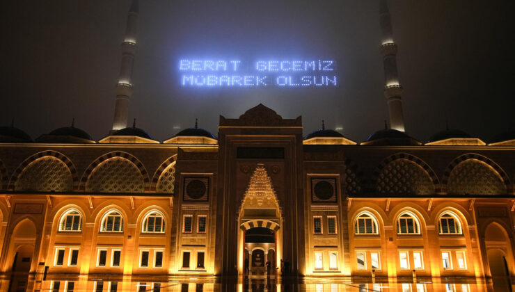 Berat Kandili tüm yurtta idrak edildi: 81 ilde camiler doldu taştı