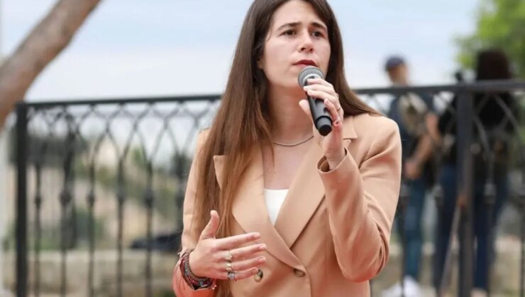 Çeşme Belediye Başkanı Lal Denizli ifade veriyor