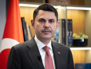 Çevre, Şehircilik ve İklim Değişikliği Bakanı Murat Kurum, 6 Şubat depremlerinde hayatını kaybedenleri andı