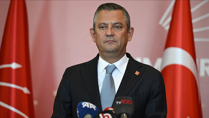 CHP lideri Özel, Hatay’da… ‘Bir daha böyle acılar yaşamamayı ümit ediyoruz’