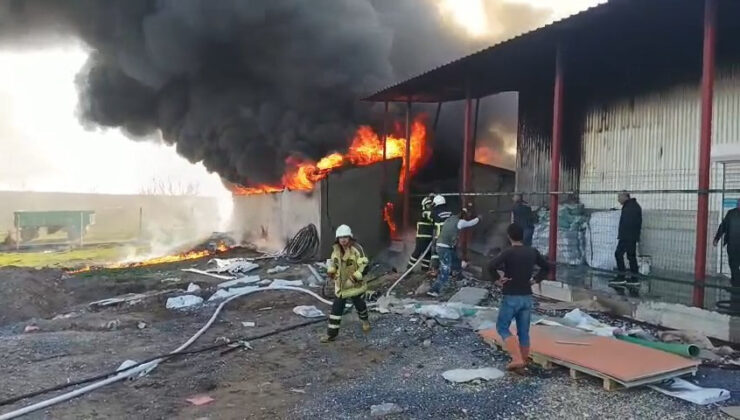 Diyarbakır’da plastik poşet fabrikasında yangın