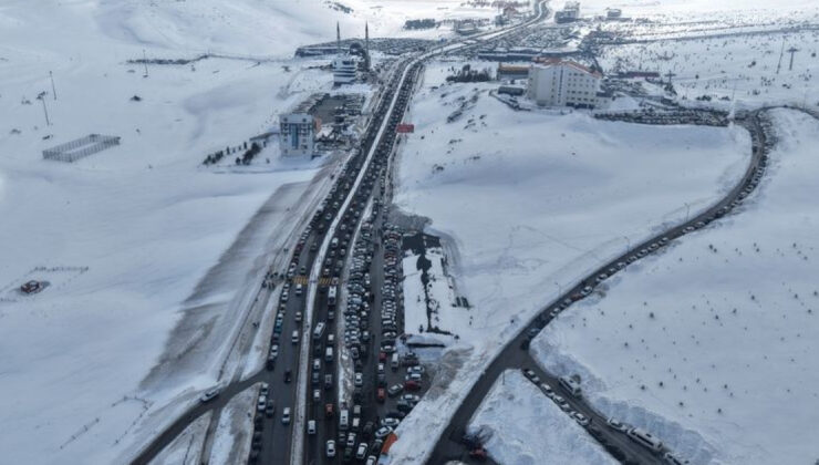 Erciyes trafiği! Görüntüler şaşkına çevirdi!