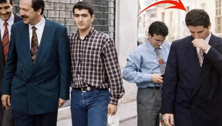 İlk kez paylaşıldı! Cumhurbaşkanı Erdoğan’ın solundaki bıçkın delikanlıyı tanıdınız mı?