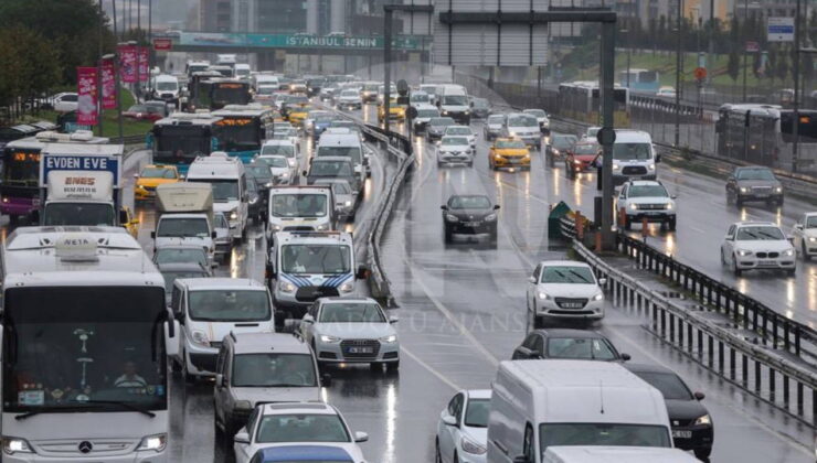 İstanbul’da akşam saatlerinde trafik yoğunluğu yüzde 80’e çıktı