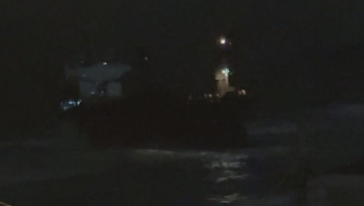 İstanbul’da yük gemisi karaya oturdu