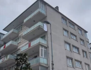 Küçükçekmece’de 5 katlı binada kayma meydana geldi: Ekiplerin çalışması sürüyor