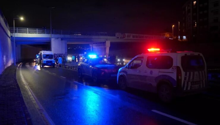 Küçükçekmece’de temizlik aracına çarpan motosikletteki 2 kişi öldü