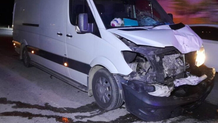 Minibüse çarpan motosikletin sürücüsü öldü