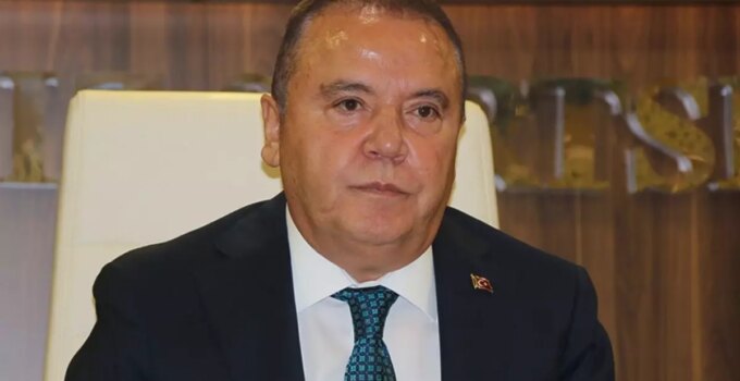 Muhittin Böcek’in sağlık durumu kritik eşikte! Solunumu duruyor, oksijen seviyesi düşüyor