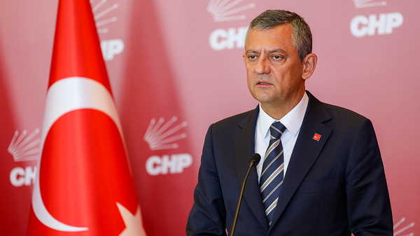 Özgür Özel’den Şehit Binbaşı Bolat’ın ailesine başsağlığı telefonu