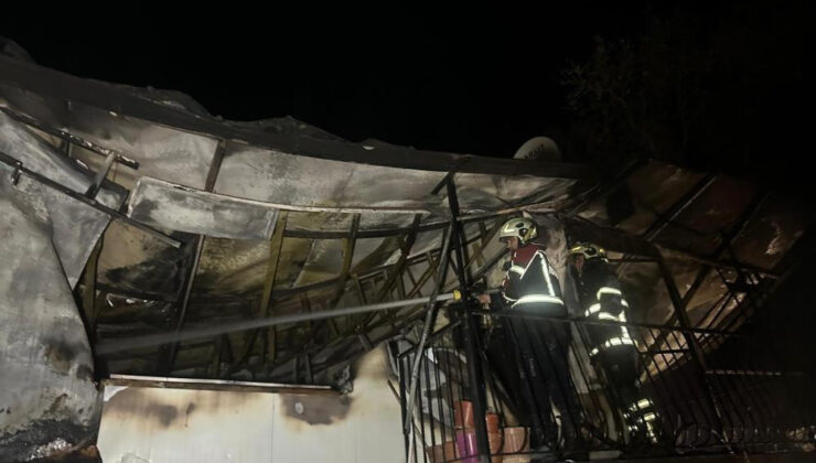 Prefabrik evde çıkan yangında karı-koca hayatını kaybetti