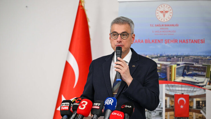 Sağlık Bakanı Kemal Memişoğlu, sağlık çalışanlarıyla iftarda bir araya geldi