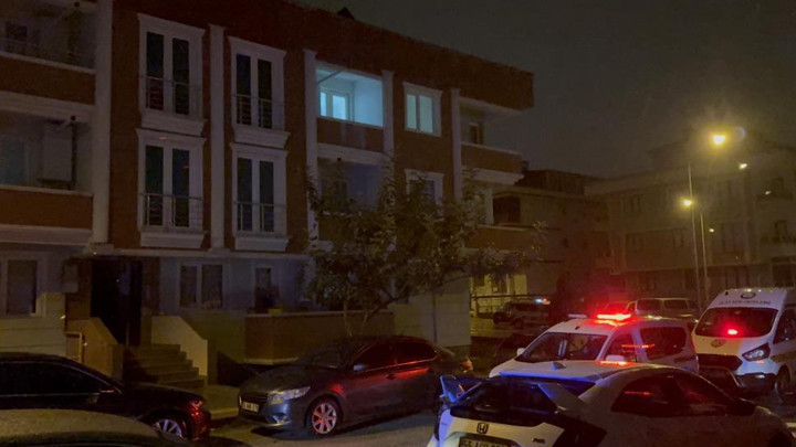 Samsun’da yüksek sesle konuşma kavgasında ablasını bıçaklayıp balkondan atladı