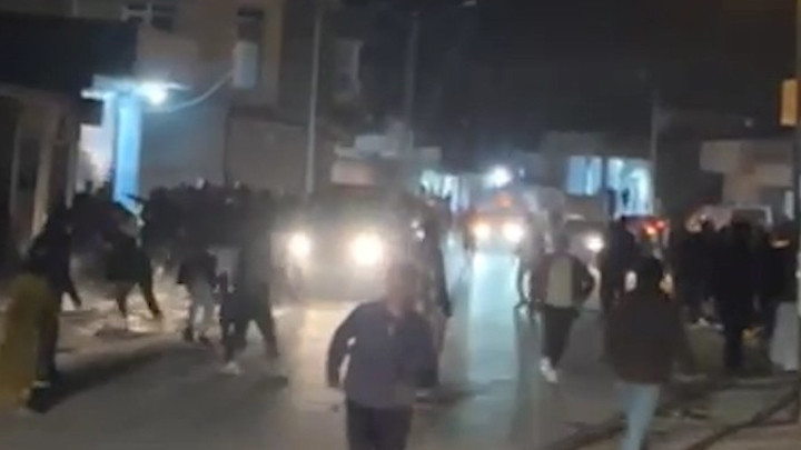 Şanlıurfa’da husumetli aileler arasında taşlı-sopalı kavga: 8 yaralı