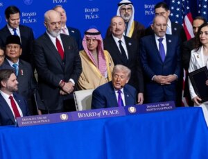 Tarihi zirvede söylediklerine bakın: Genç ve yakışıklı erkeklerden…